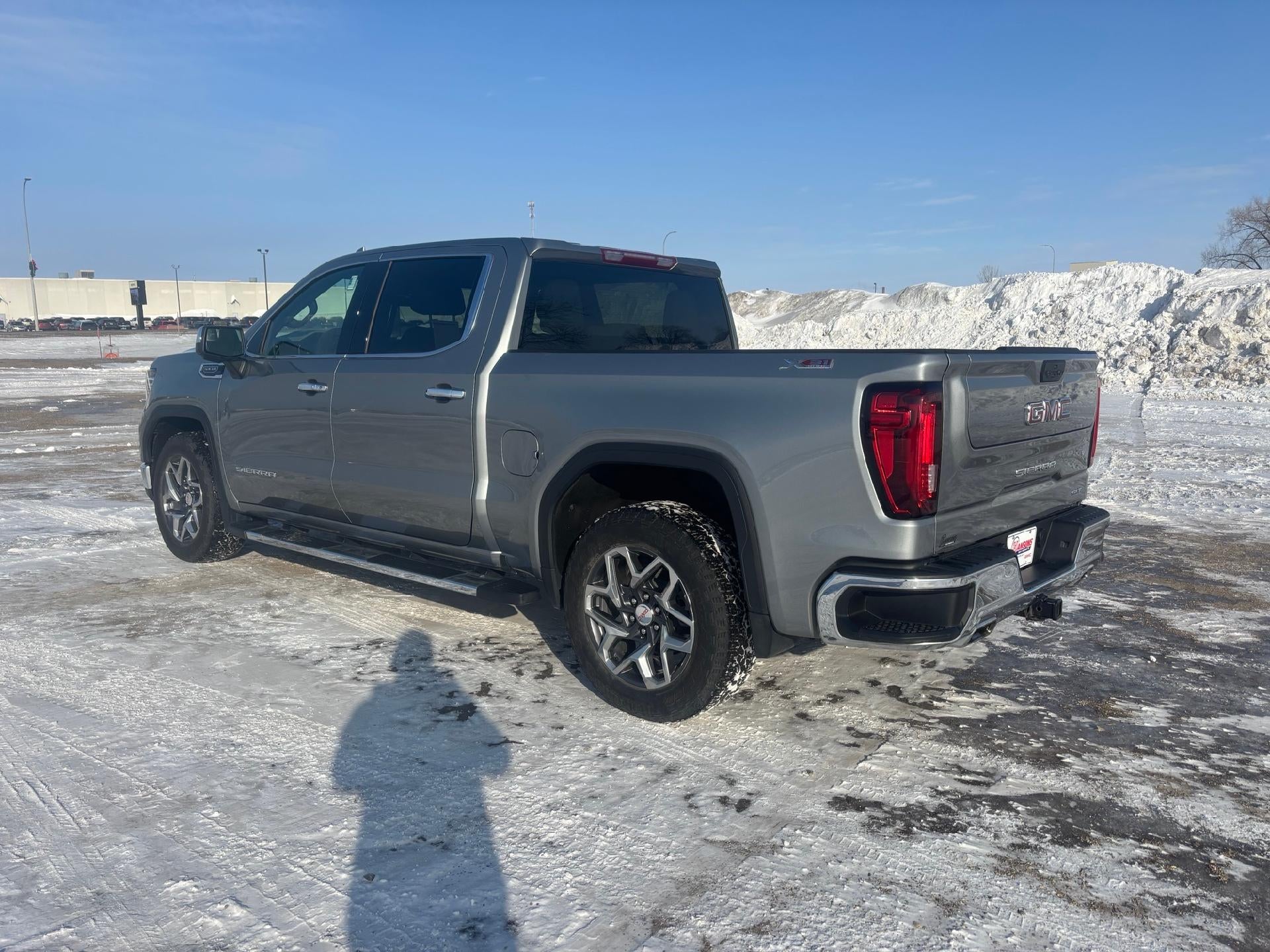 2024 GMC Sierra 1500 SLT