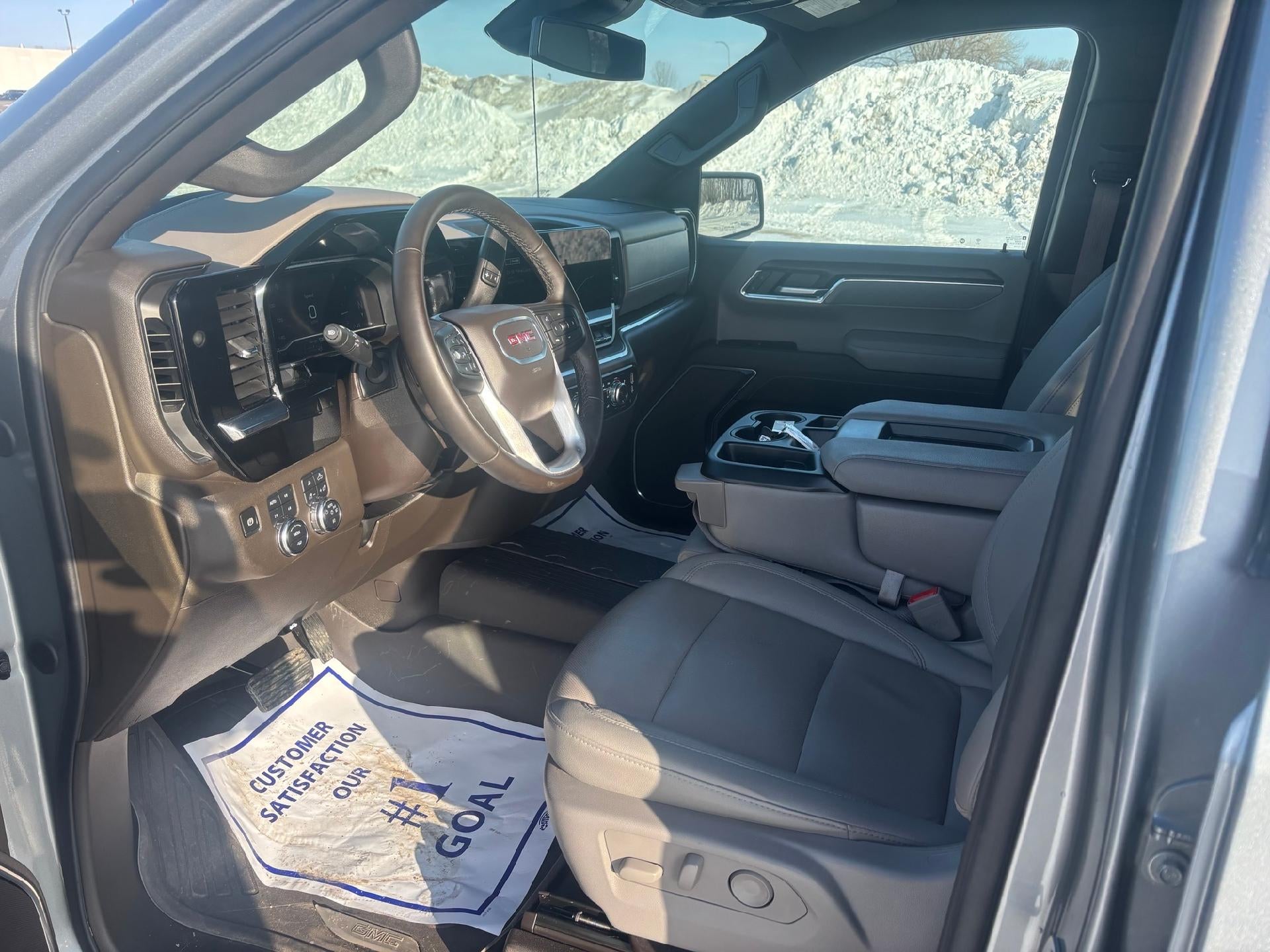 2024 GMC Sierra 1500 SLT