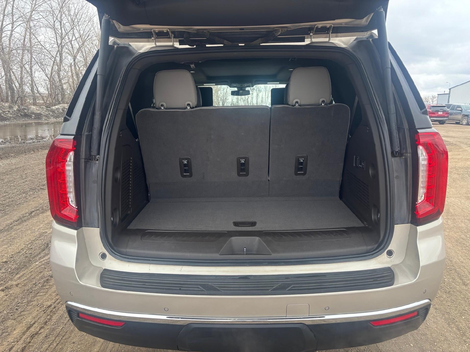 2022 GMC Yukon SLT