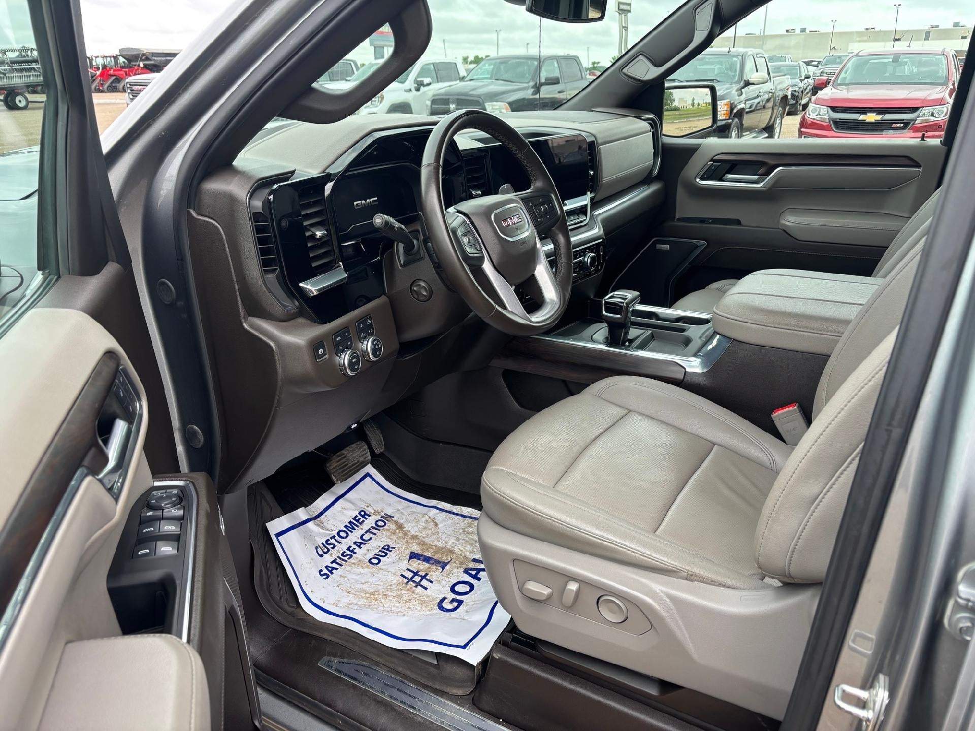 2024 GMC Sierra 1500 SLT
